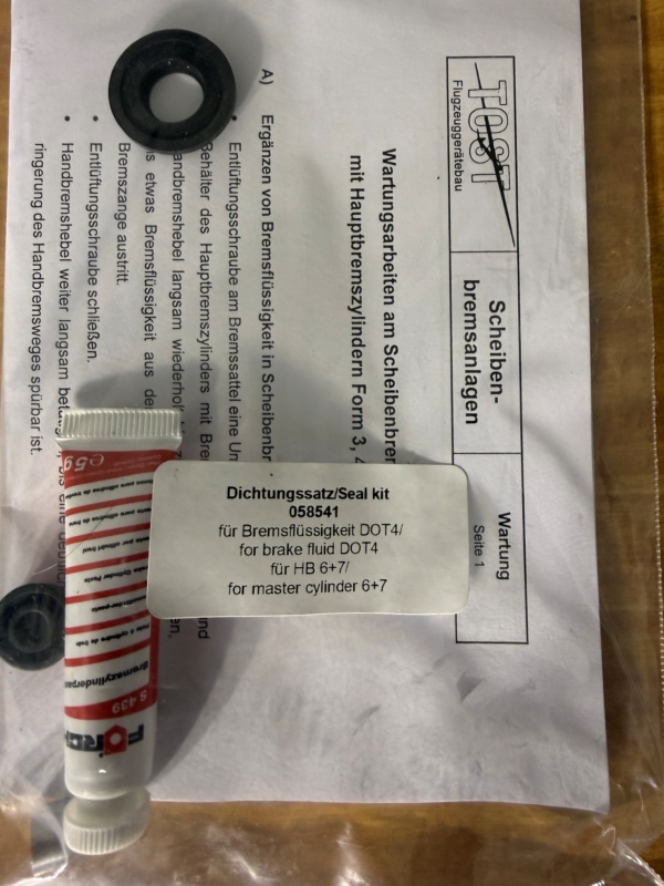 Gasket set for master cyl type 6+7 for DOT4 fluid with mount tool and paste