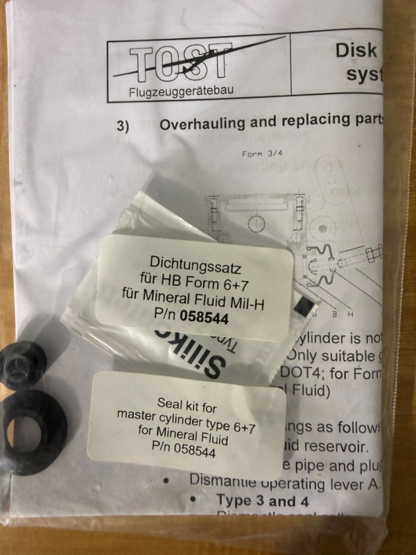 Gasket set for master cyl type 6+7 for mineral fluid with mount device and paste